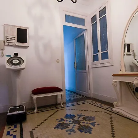 Appartement Amazing In Town Hall Square