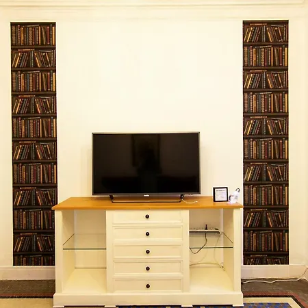 Amazing In Town Hall Square Appartement *