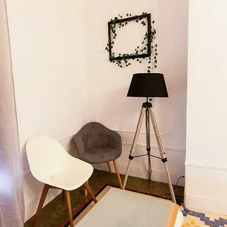 Appartement Amazing In Town Hall Square Valence